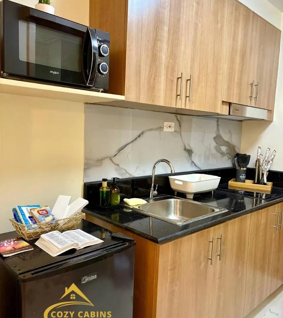 Lure Studio Makati City 5*,
